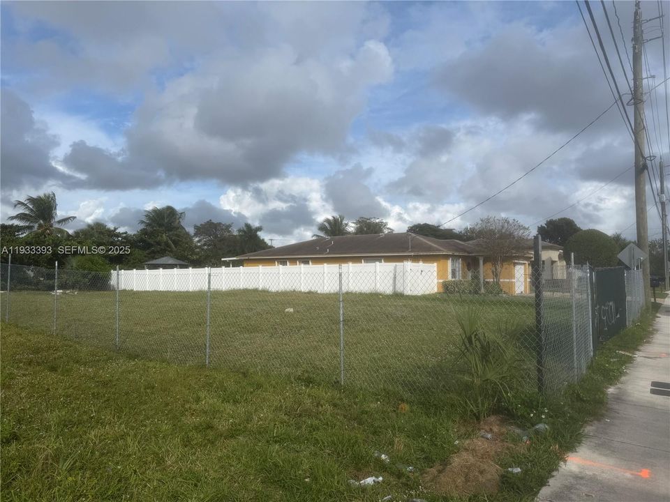 待售: $190,000 (7,454.00 acres)