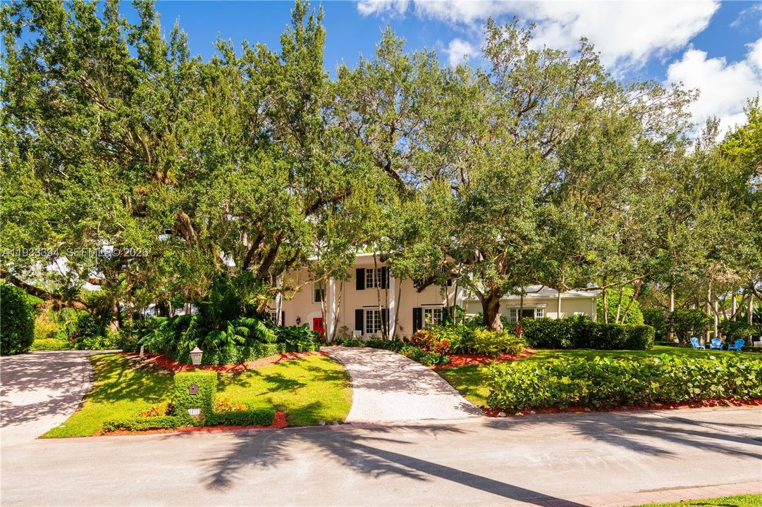 На продажу: $8,699,000 (6 спален, 5 ванн, 5089 Квадратных фут)