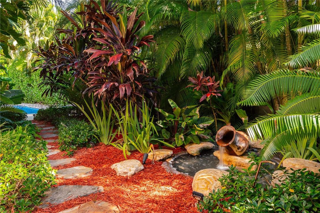 На продажу: $8,699,000 (6 спален, 5 ванн, 5089 Квадратных фут)