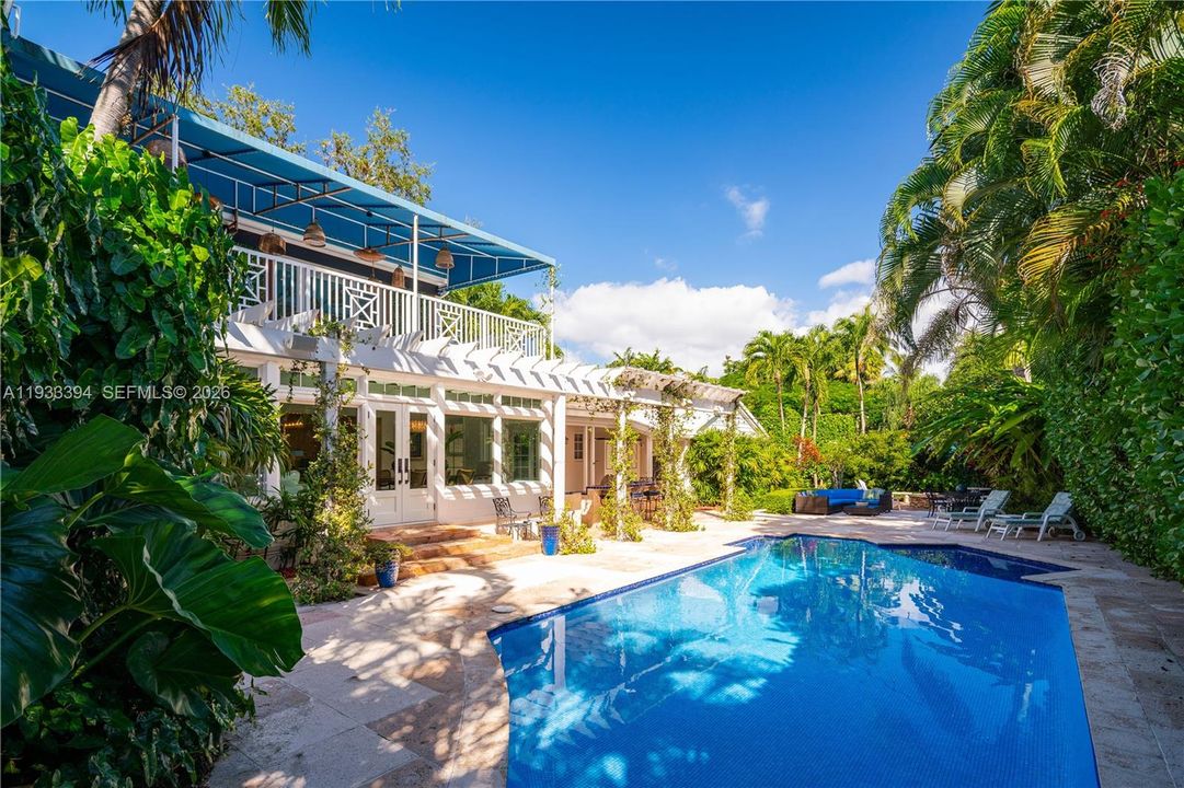 На продажу: $8,699,000 (6 спален, 5 ванн, 5089 Квадратных фут)