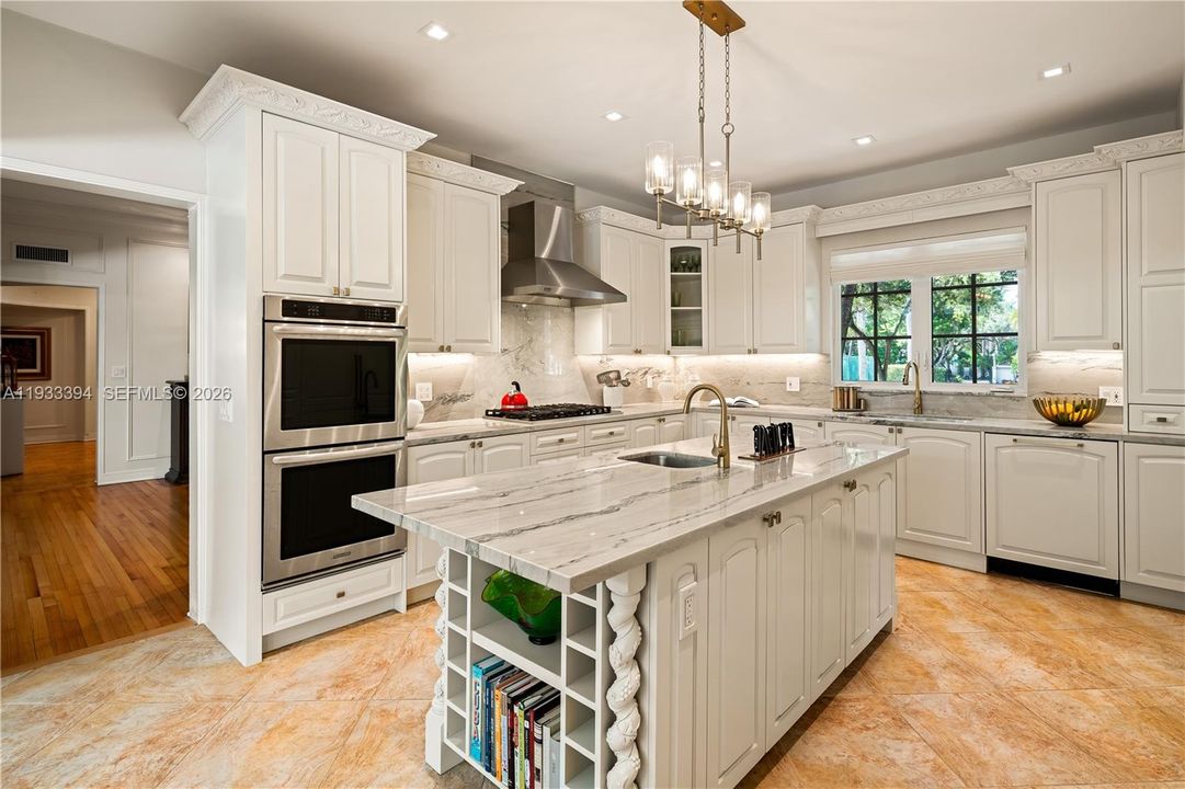 На продажу: $8,699,000 (6 спален, 5 ванн, 5089 Квадратных фут)