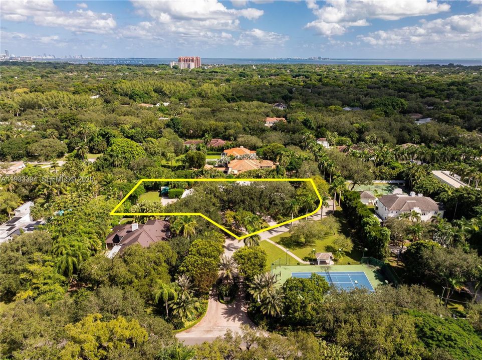 На продажу: $8,699,000 (6 спален, 5 ванн, 5089 Квадратных фут)