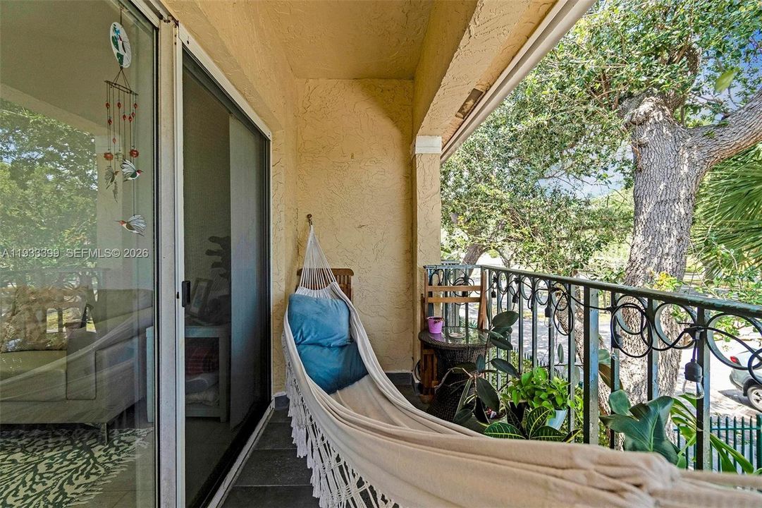 : $419,700 (2 спален, 2 ванн, 1206 Квадратных фут)