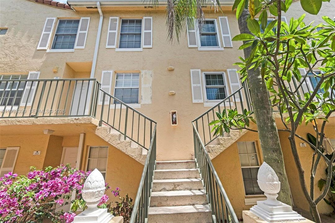 : $419,700 (2 спален, 2 ванн, 1206 Квадратных фут)