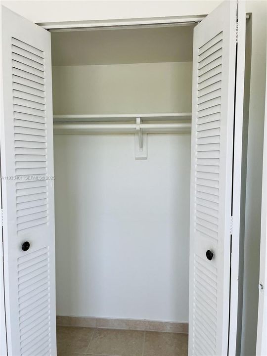 For Rent: $2,200 (2 beds, 1 baths, 804 Square Feet)