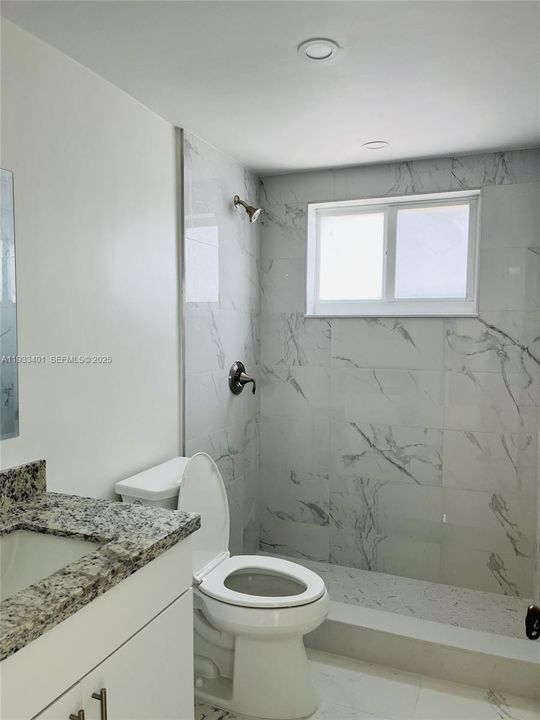 For Rent: $2,200 (2 beds, 1 baths, 804 Square Feet)