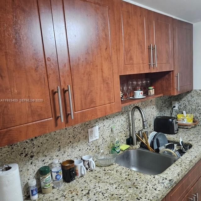 For Sale: $199,000 (1 beds, 1 baths, 614 Square Feet)