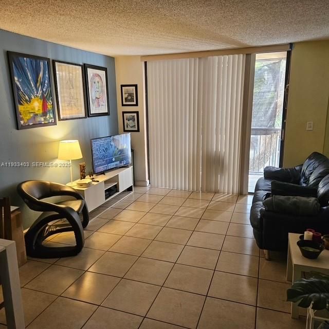 For Sale: $199,000 (1 beds, 1 baths, 614 Square Feet)