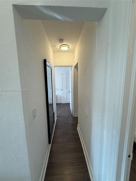 For Rent: $2,700 (2 beds, 1 baths, 650 Square Feet)