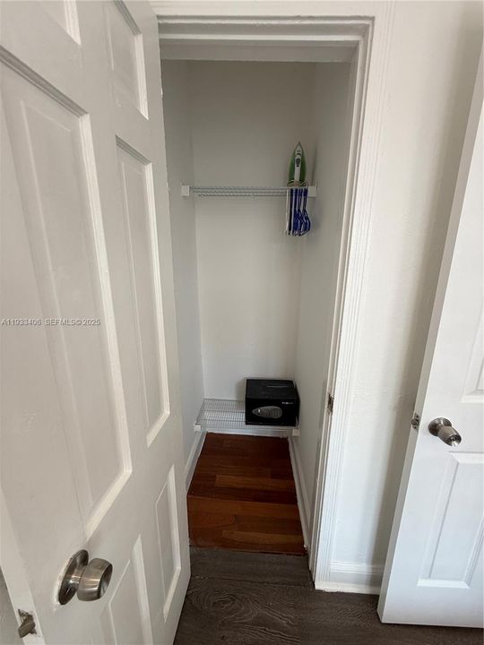 For Rent: $2,700 (2 beds, 1 baths, 650 Square Feet)