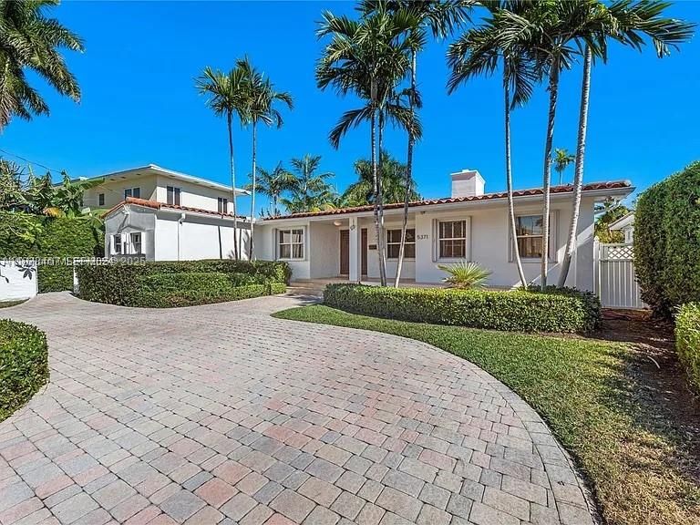 В аренду: $16,000 (4 спален, 3 ванн, 2180 Квадратных фут)