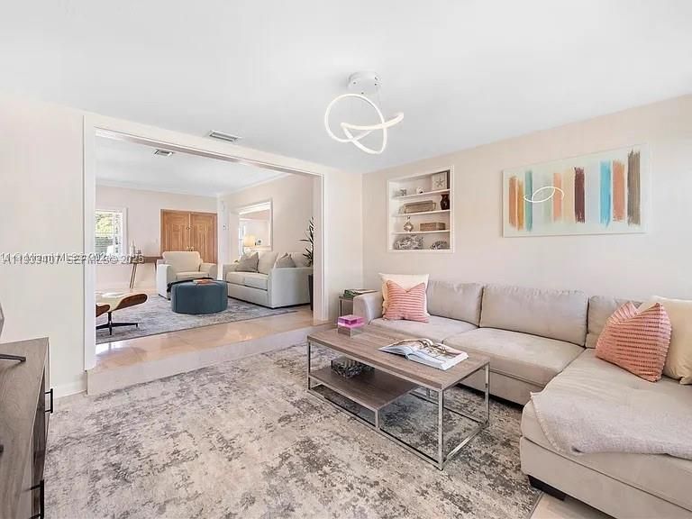 В аренду: $16,000 (4 спален, 3 ванн, 2180 Квадратных фут)