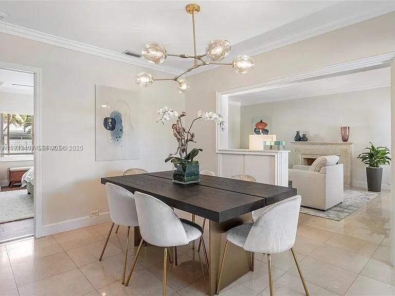 В аренду: $16,000 (4 спален, 3 ванн, 2180 Квадратных фут)