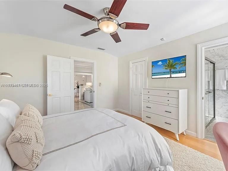 В аренду: $16,000 (4 спален, 3 ванн, 2180 Квадратных фут)