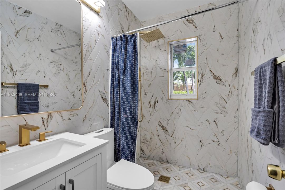 出租: $5,000 (4 贝兹, 2 浴室, 2360 平方英尺)