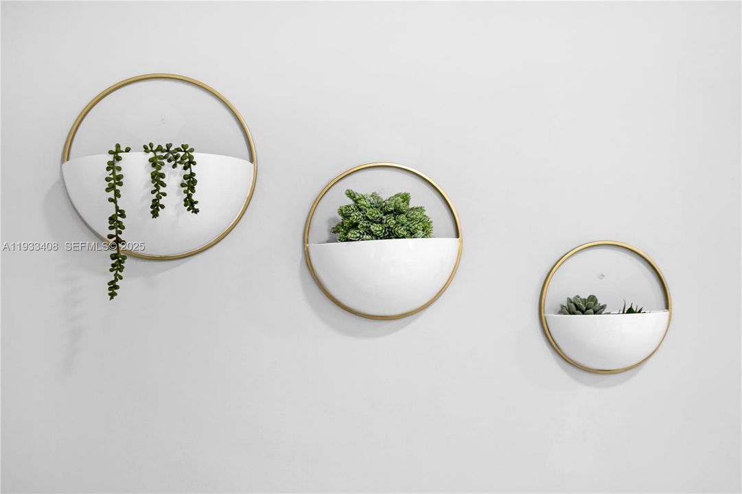 出租: $5,000 (4 贝兹, 2 浴室, 2360 平方英尺)