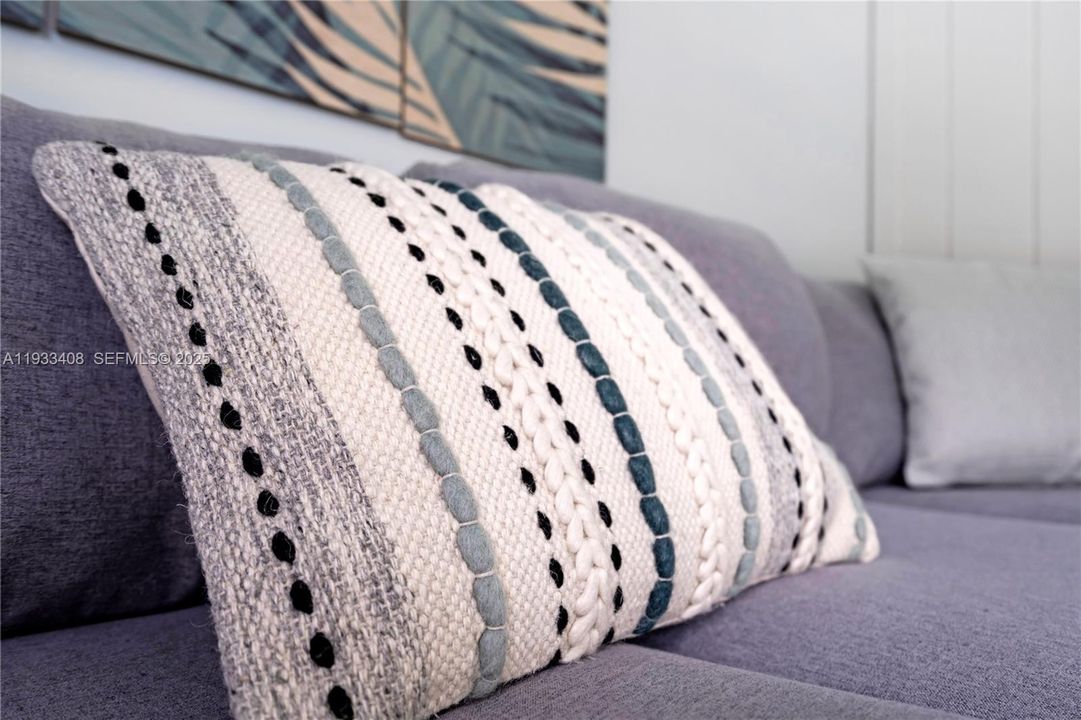 出租: $5,000 (4 贝兹, 2 浴室, 2360 平方英尺)