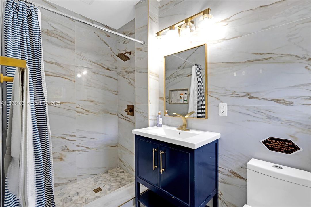 出租: $5,000 (4 贝兹, 2 浴室, 2360 平方英尺)