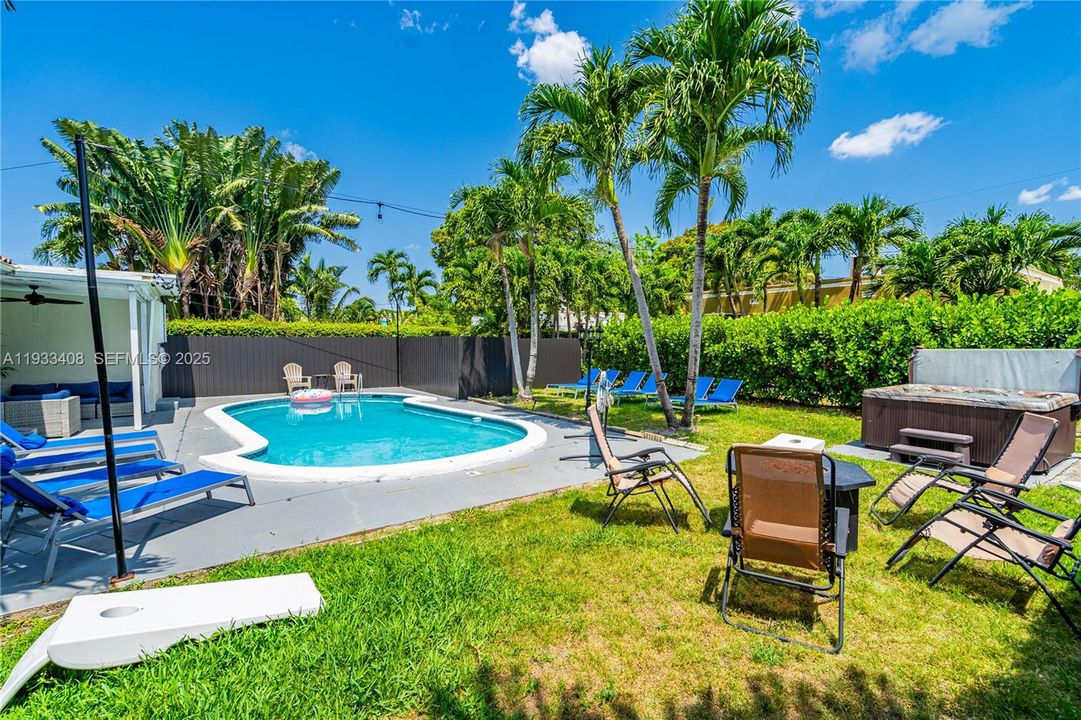 出租: $5,000 (4 贝兹, 2 浴室, 2360 平方英尺)