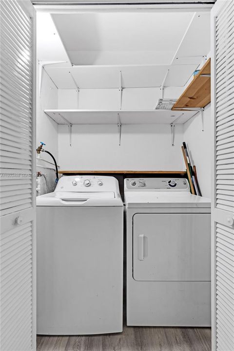 出租: $5,000 (4 贝兹, 2 浴室, 2360 平方英尺)