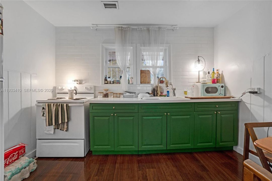 For Sale: $749,000 (0 beds, 0 baths, 2109 Square Feet)