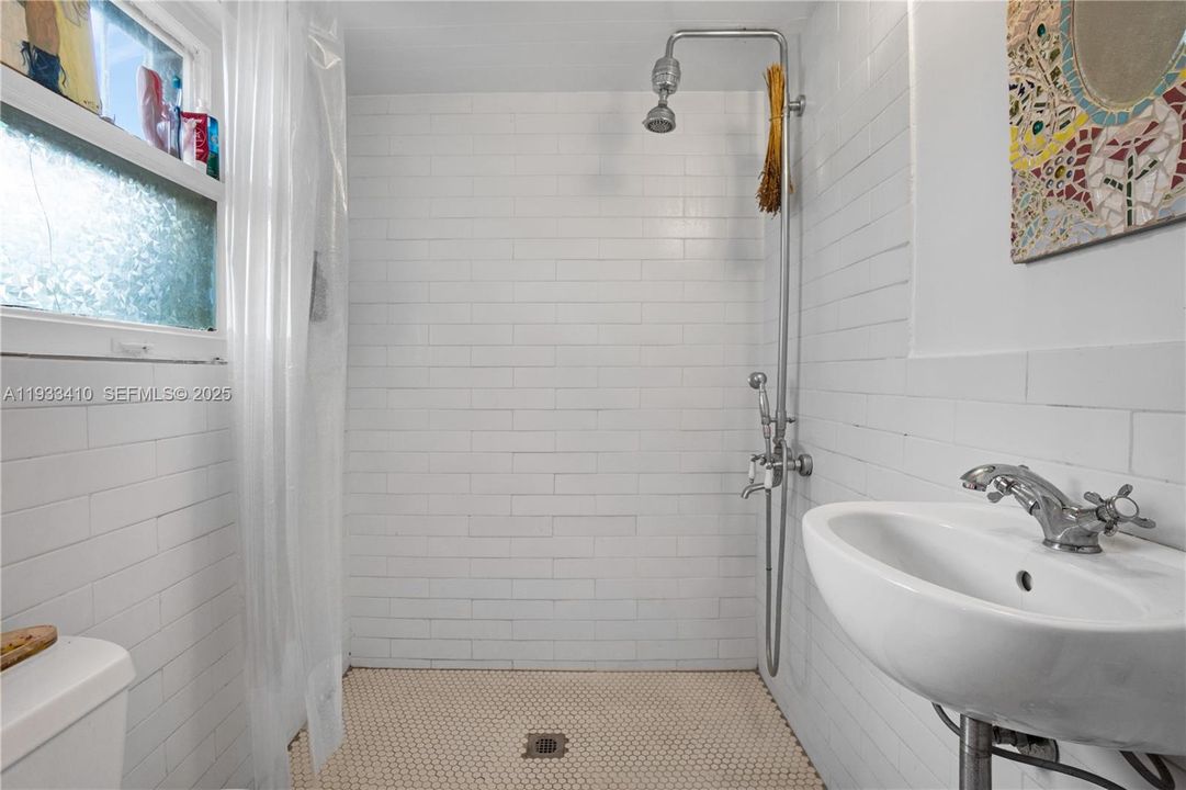 For Sale: $749,000 (0 beds, 0 baths, 2109 Square Feet)