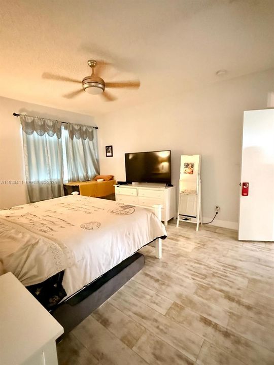 В аренду: $4,750 (4 спален, 2 ванн, 2525 Квадратных фут)