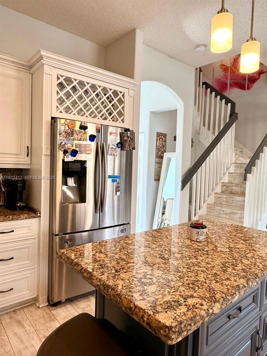 В аренду: $4,750 (4 спален, 2 ванн, 2525 Квадратных фут)