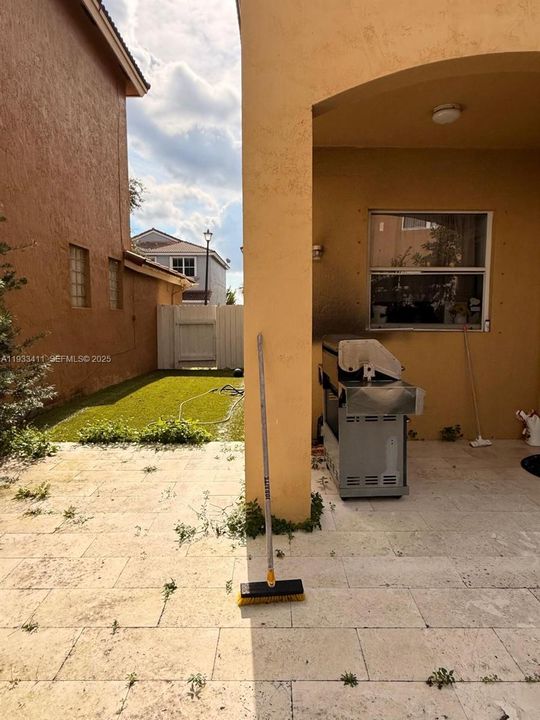 В аренду: $4,750 (4 спален, 2 ванн, 2525 Квадратных фут)