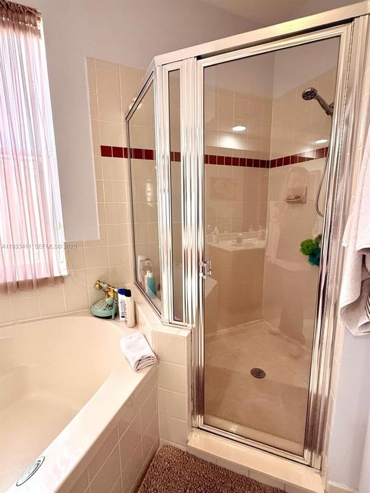 В аренду: $4,750 (4 спален, 2 ванн, 2525 Квадратных фут)