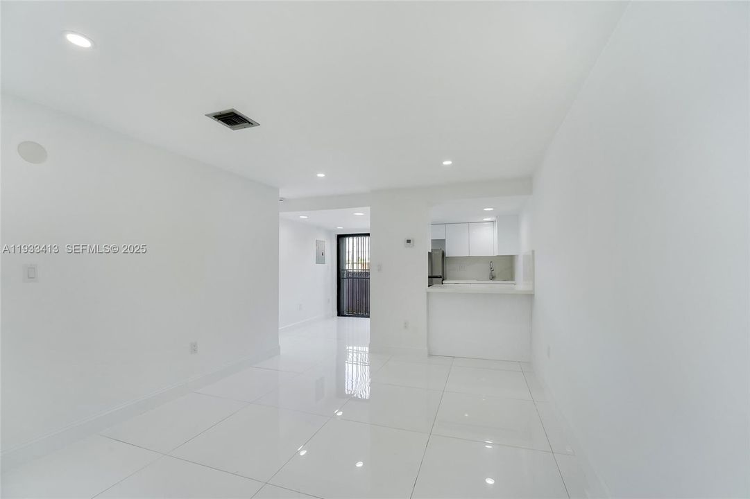 For Rent: $2,300 (2 beds, 2 baths, 608 Square Feet)