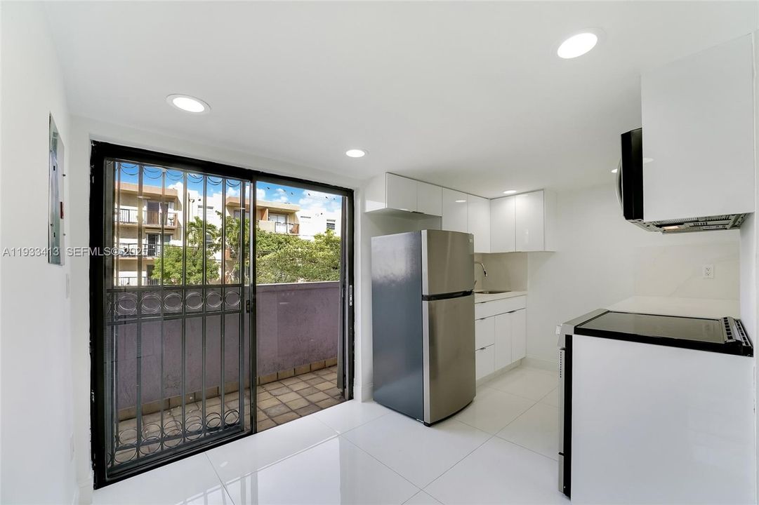 For Rent: $2,300 (2 beds, 2 baths, 608 Square Feet)