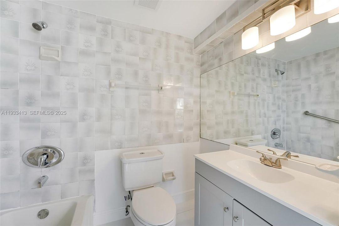 For Rent: $2,300 (2 beds, 2 baths, 608 Square Feet)