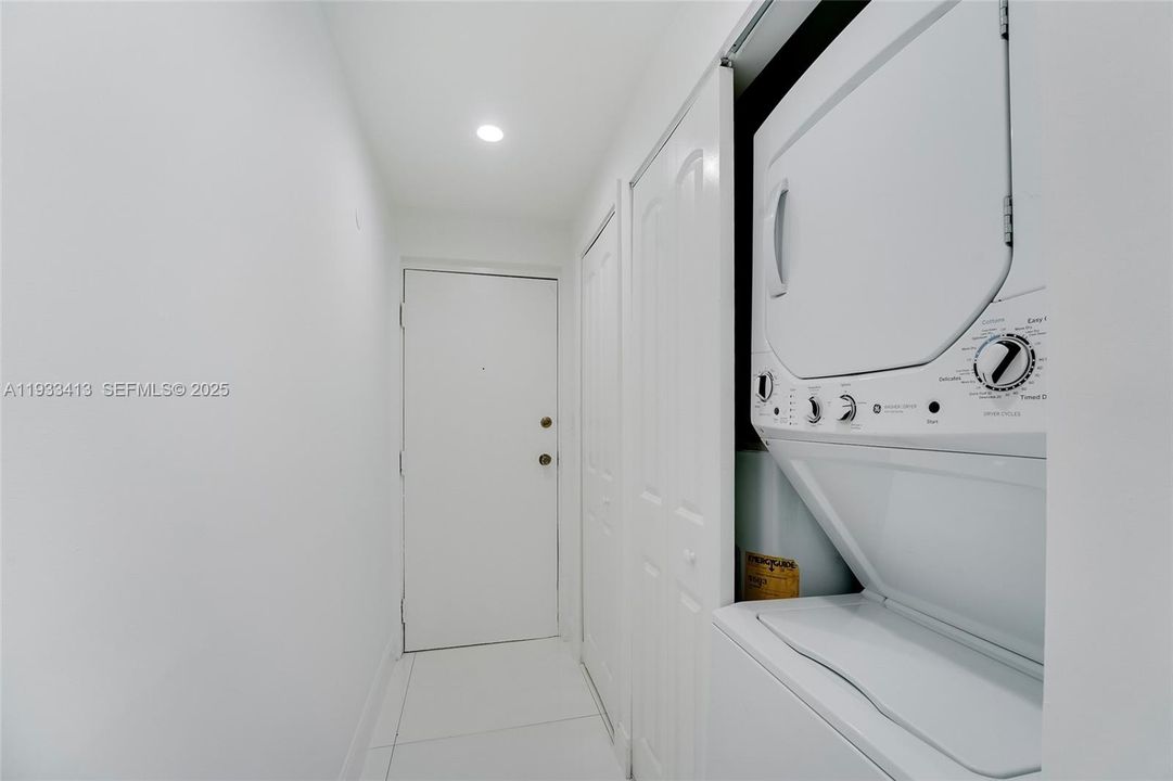 For Rent: $2,300 (2 beds, 2 baths, 608 Square Feet)
