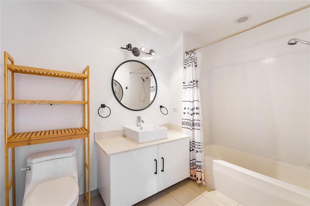 На продажу: $800,000 (2 спален, 2 ванн, 1181 Квадратных фут)