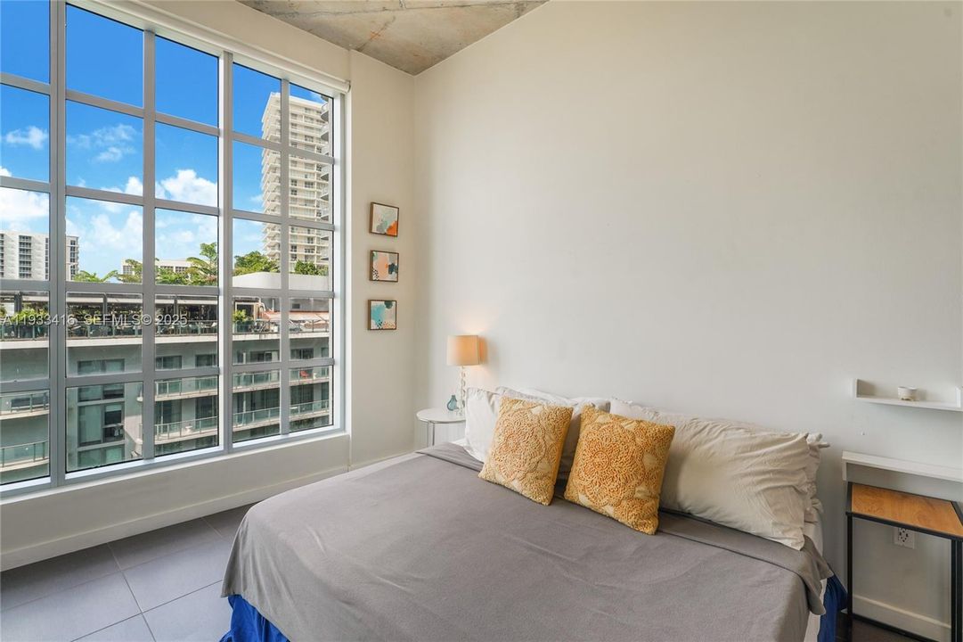 На продажу: $800,000 (2 спален, 2 ванн, 1181 Квадратных фут)