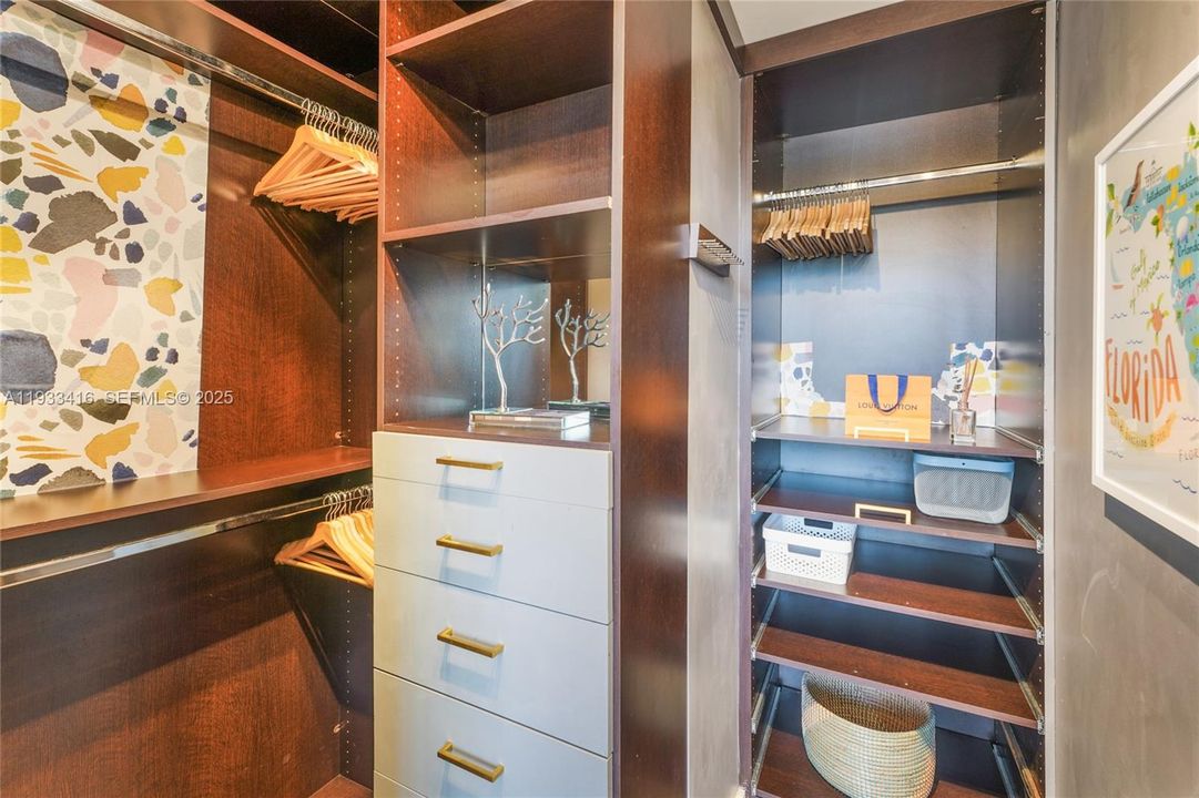 На продажу: $800,000 (2 спален, 2 ванн, 1181 Квадратных фут)