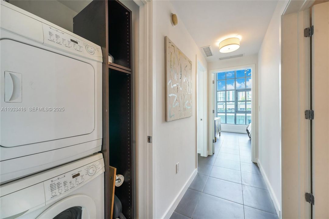 На продажу: $800,000 (2 спален, 2 ванн, 1181 Квадратных фут)