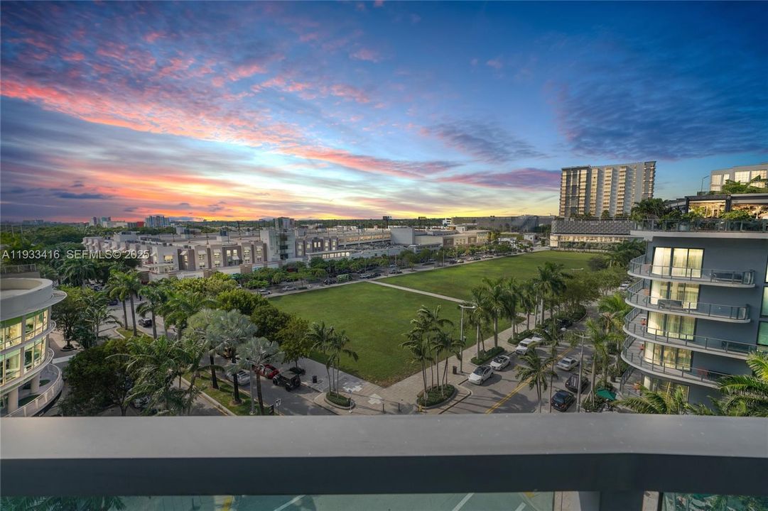 На продажу: $800,000 (2 спален, 2 ванн, 1181 Квадратных фут)