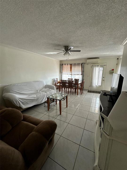 For Rent: $1,700 (2 beds, 1 baths, 848 Square Feet)