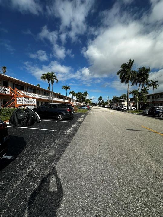 For Rent: $1,700 (2 beds, 1 baths, 848 Square Feet)