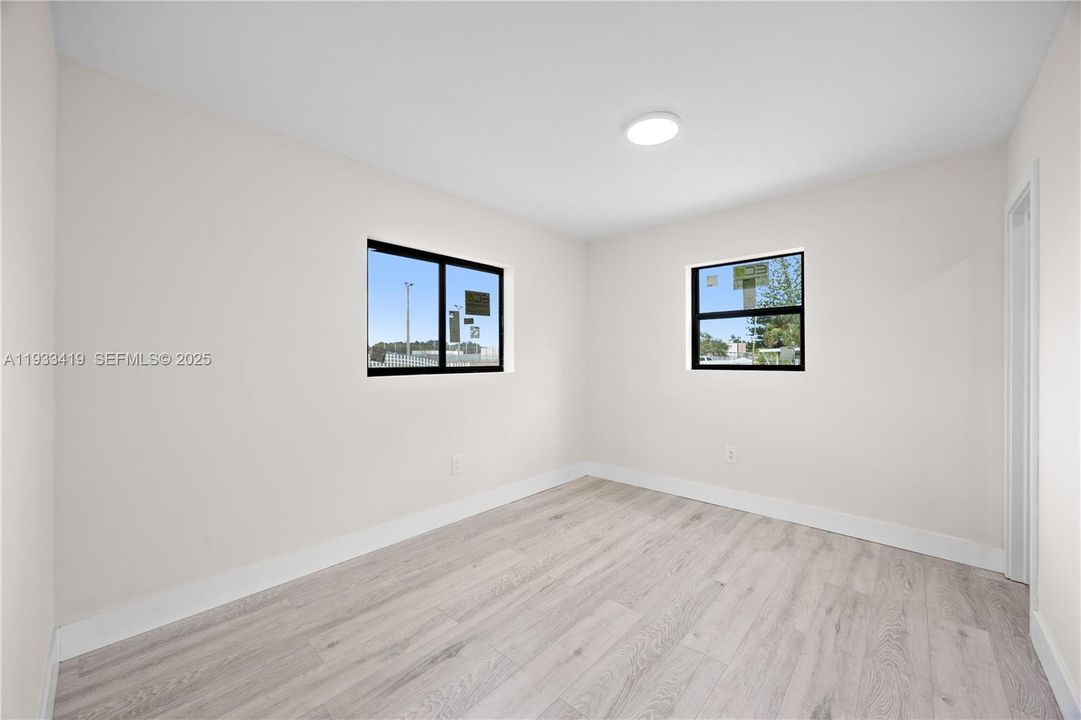 For Sale: $579,900 (3 beds, 2 baths, 1230 Square Feet)