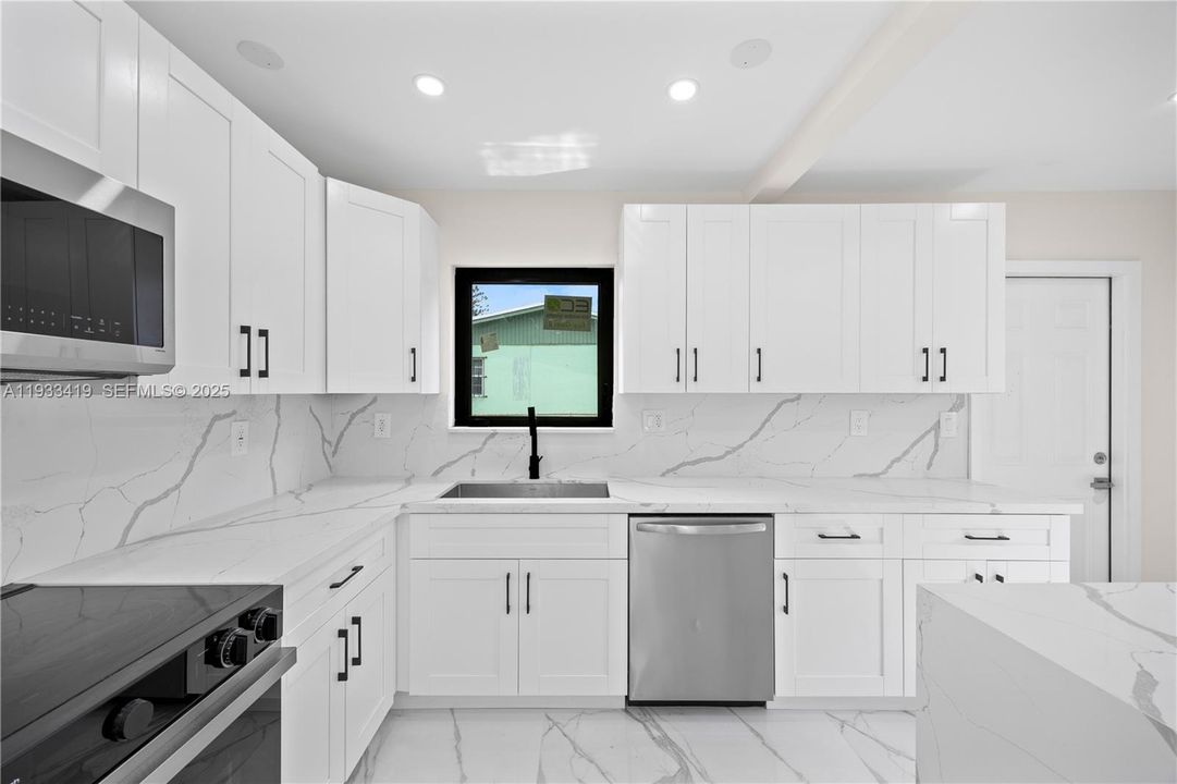 For Sale: $579,900 (3 beds, 2 baths, 1230 Square Feet)