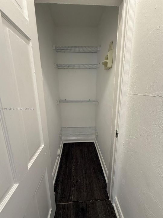 For Rent: $2,700 (2 beds, 1 baths, 650 Square Feet)