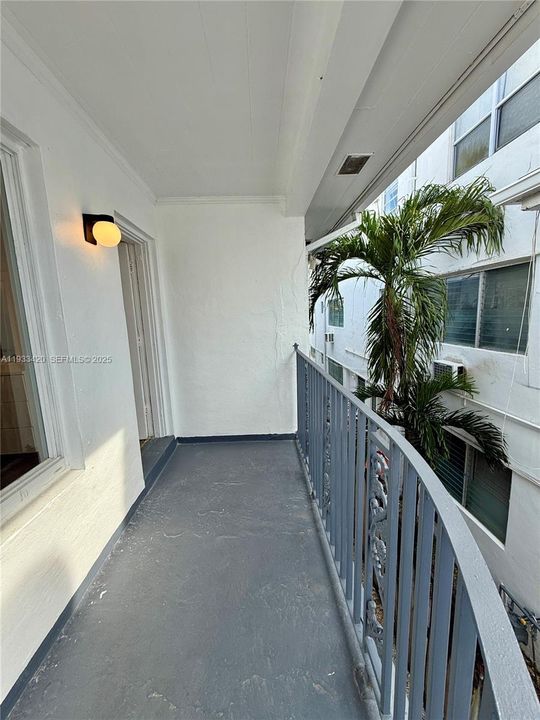 For Rent: $2,700 (2 beds, 1 baths, 650 Square Feet)