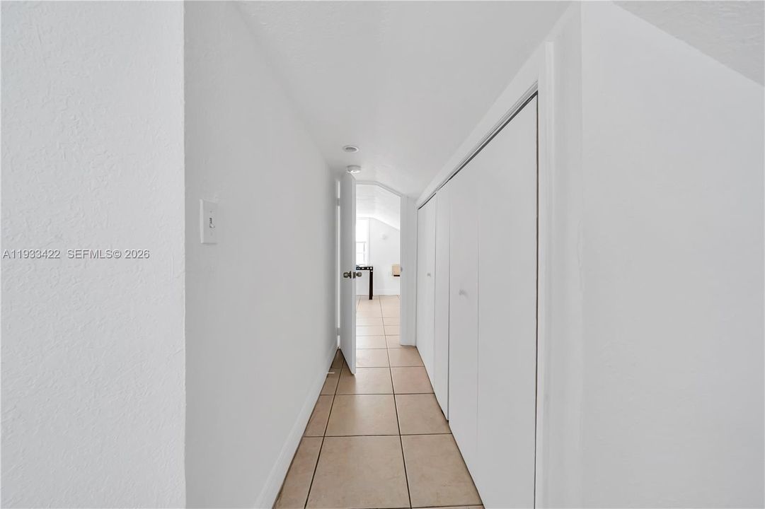 出租: $3,500 (3 贝兹, 2 浴室, 1832 平方英尺)