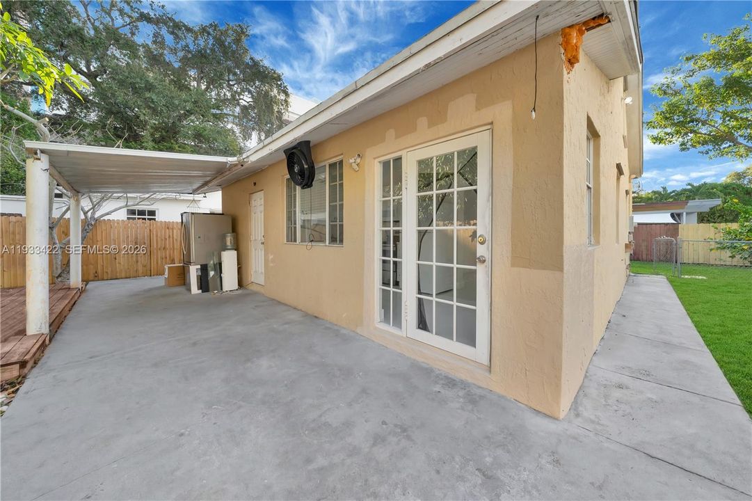 出租: $3,500 (3 贝兹, 2 浴室, 1832 平方英尺)