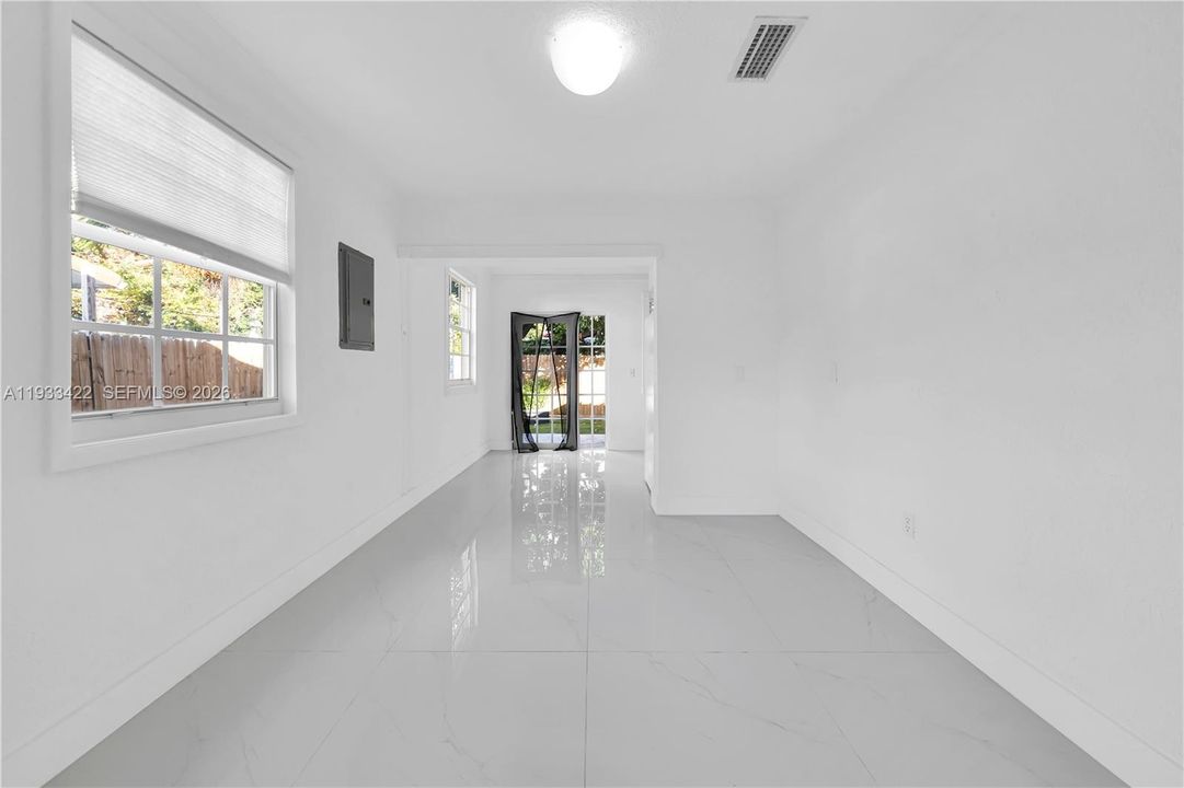 出租: $3,500 (3 贝兹, 2 浴室, 1832 平方英尺)