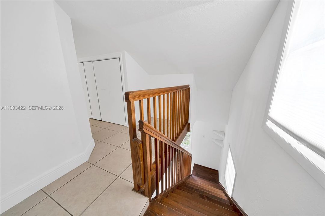 出租: $3,500 (3 贝兹, 2 浴室, 1832 平方英尺)