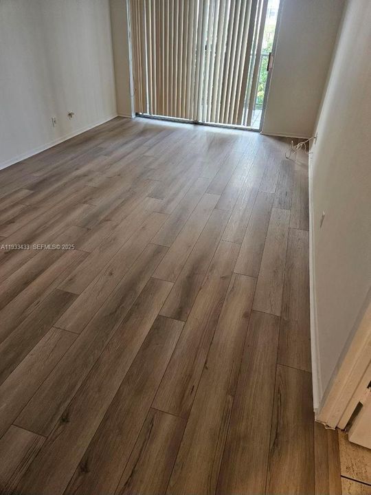 For Rent: $1,700 (1 beds, 1 baths, 1100 Square Feet)